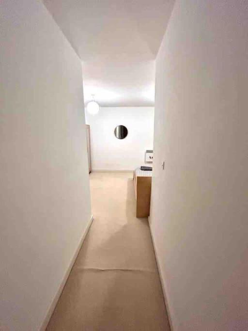 O2 Excel City Airport Apartment Лондон Экстерьер фото